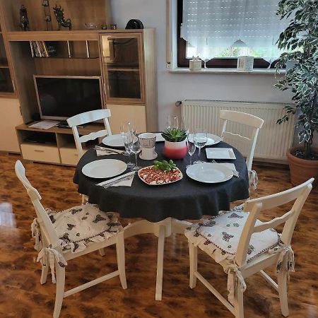 Ferienwohnung Fuer 4 Personen Mit Schnellem Wlan, Glasfaser, Tv Paket Beilstein  Exterior photo